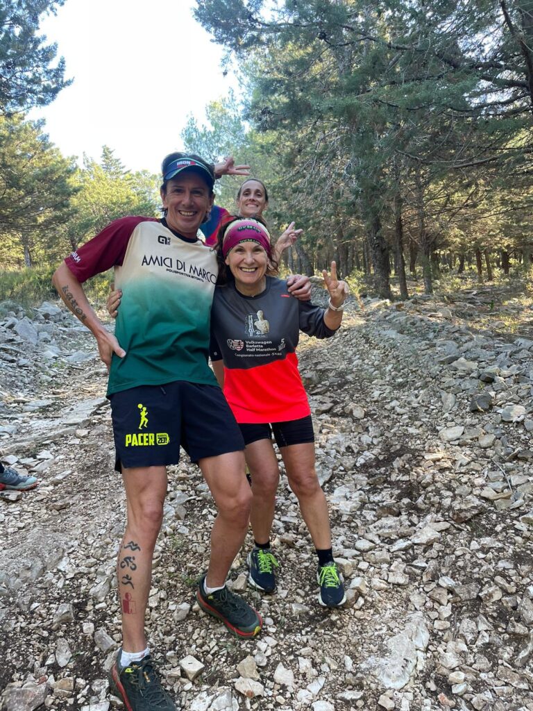 Nico Caiati e Vittoria Elicio nella cornice del bosco di Bitonto